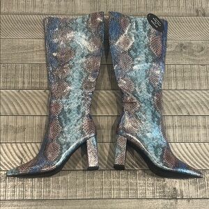 Stylish Blue Snakeskin Women's Boots